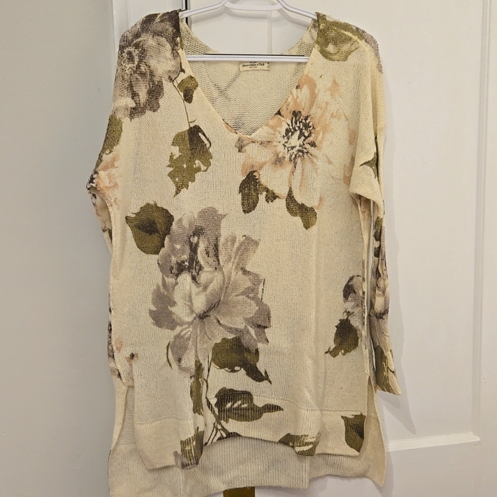 Abercrombie & Fitch, medium, neutrals